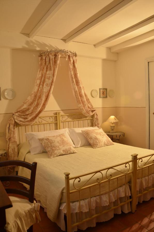 Il Nido Di Anna Hotell San Gimignano Exteriör bild